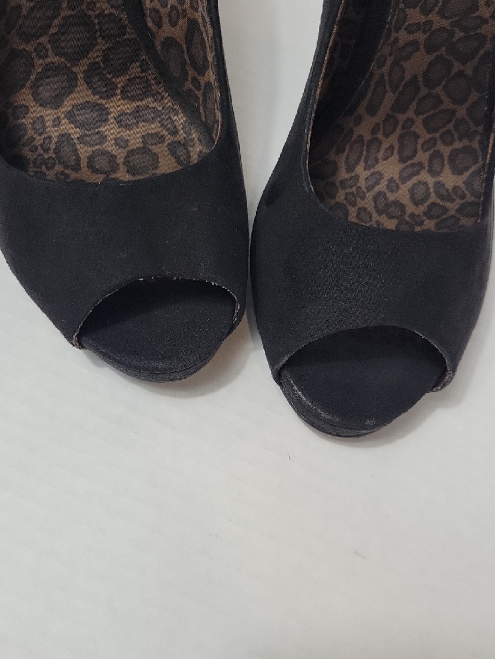 Nine West Black Peep-Toe Heels with Leopard Insole - Picture 3 of 9